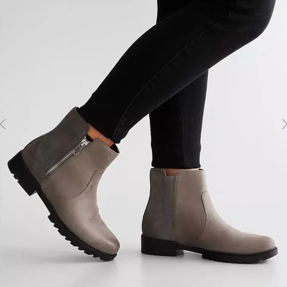 Sorel Woman’s Boot - Picture 1 of 9